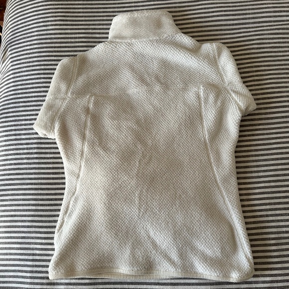 Patagonia Women's Re-Tool Snap-T Fleece Pullover - White XS - Picture 3 of 3